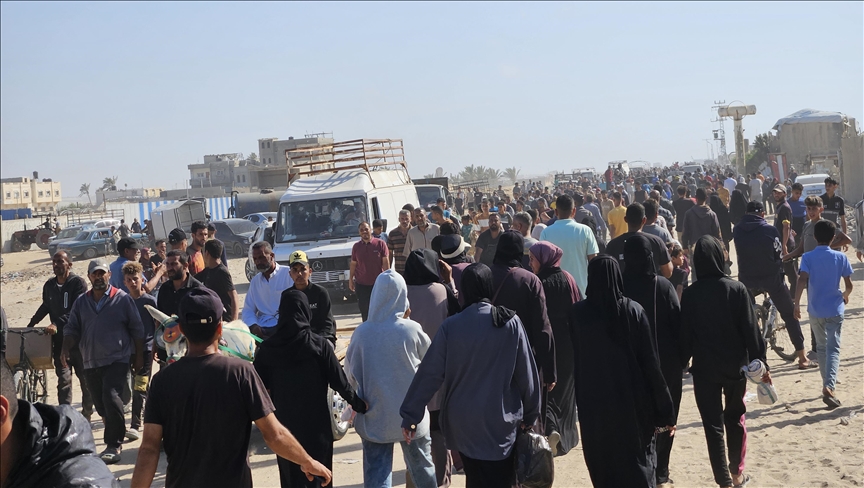 Several injured by Israeli fire as starving Gazans storm US aid distribution facility in Rafah