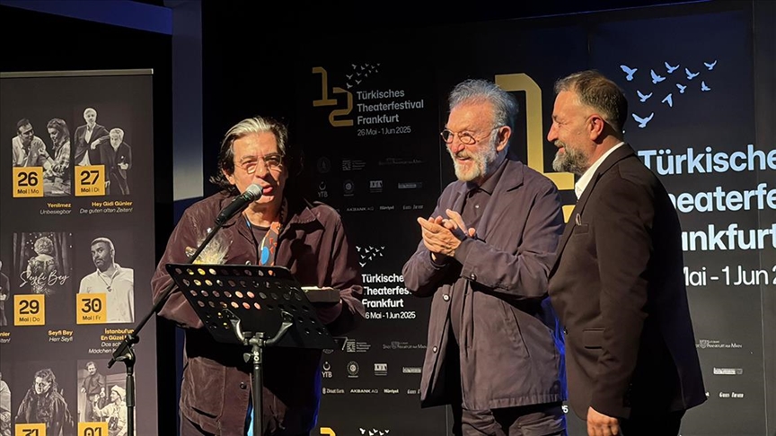 "12. Frankfurt Türk Tiyatro Festivali" Gallus Theater'da "Yenilmez" oyunuyla başladı