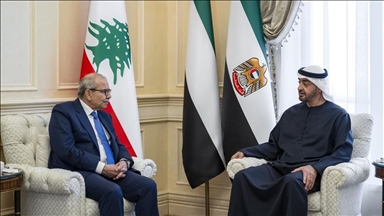 محمد بن زايد ونواف سلام يبحثان العلاقات الثنائية وتطورات إقليمية