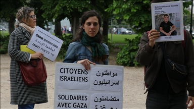 Israelis protest attacks on Gaza outside French Foreign Ministry