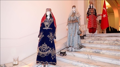 سفارة تركيا بالقاهرة تستضيف عرض أزياء لتقاليد الزفاف بمنطقة الأناضول