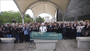 Usta sanatçı İlhan Şeşen son yolculuğuna uğurlandı