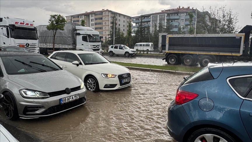 Malatya ve Ardahan'da sağanak etkili oldu