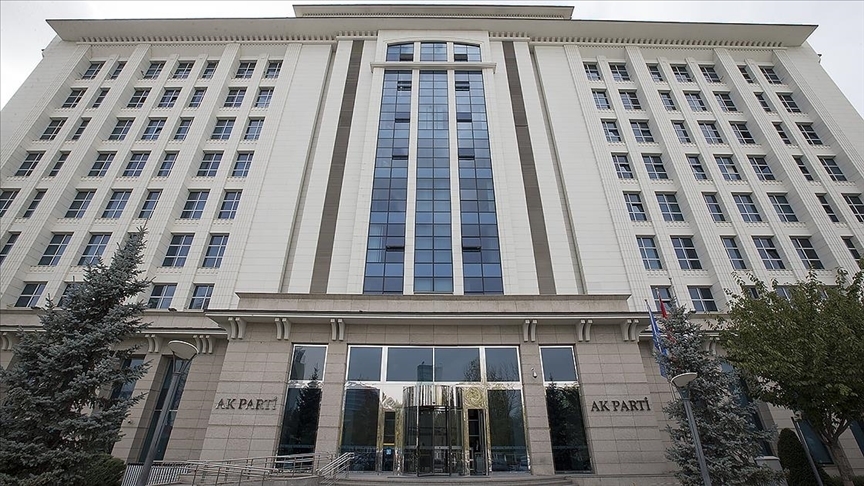 AK Parti'nin yeni anayasa için kurduğu komisyonun çalışma detayları ortaya çıktı