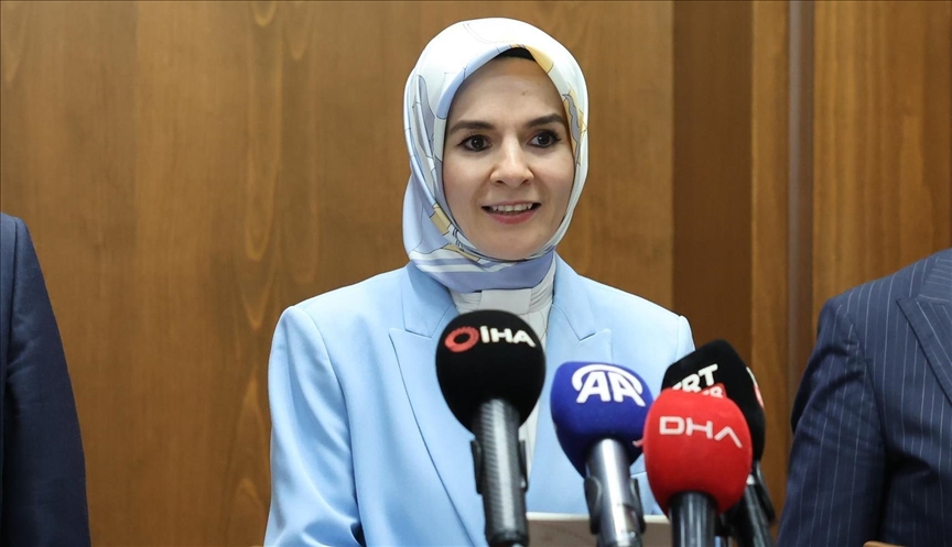 Bakan Göktaş: Bugün itibarıyla 163 bin 295 haneye toplu olarak ödemeler annelerin hesabına aktarılıyor