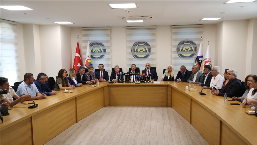 Diyarbakır'da 53 sivil toplum kuruluşundan "Terörsüz Türkiye" sürecine destek açıklaması