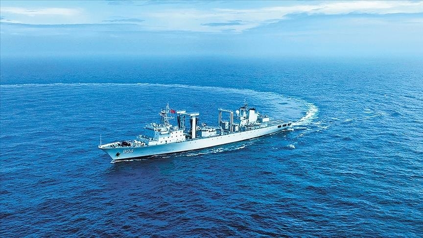 Китай направил к Тайваню 31 военный самолет и 10 кораблей