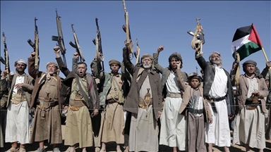 Yémen : les Houthis menacent Israël d’un "été brûlant" après des frappes sur l’aéroport de Sanaa