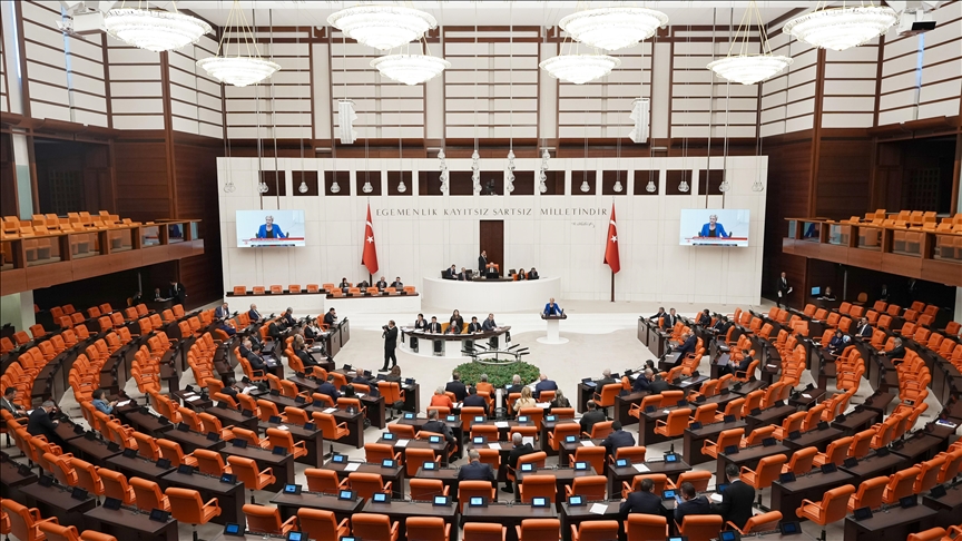 Trafik cezalarının artırılmasına yönelik düzenlemeleri de içeren kanun teklifi, TBMM Adalet Komisyonunda kabul edildi