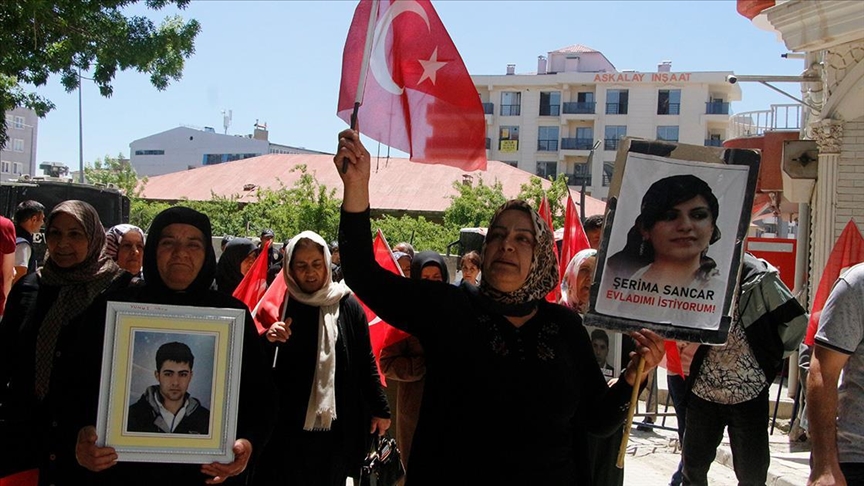 Malbatên Wanî çalakiya xwe ya li pêşiya Serokatiya Bajêr a Dem Partiyê domand