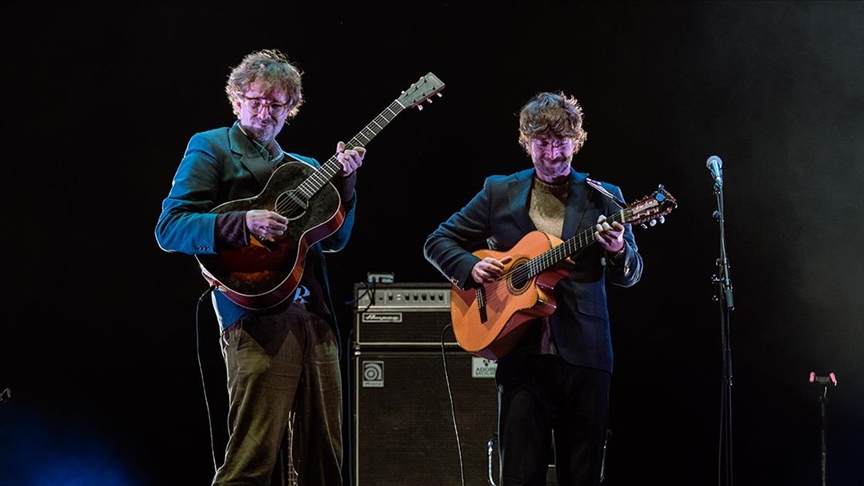 Kings of Convenience, KüçükÇiftlik Park'ta konser verdi