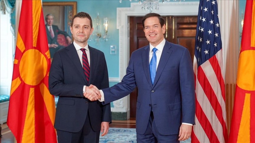 Ministri i Jashtëm i Maqedonisë së Veriut takohet me Sekretarin amerikan të Shtetit në Washington