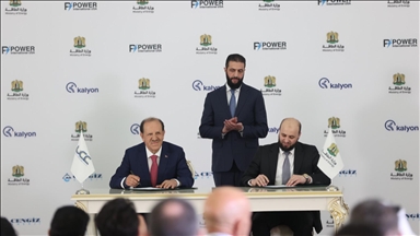 Suriye'nin enerji sektörüne 7 milyar dolarlık yatırım için imzalar atıldı