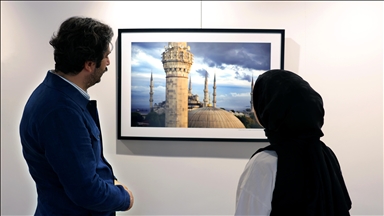 Nevzat Yıldırım'ın "İstanbul'u Sevmek" adlı fotoğraf sergisi sanatseverlerle buluştu