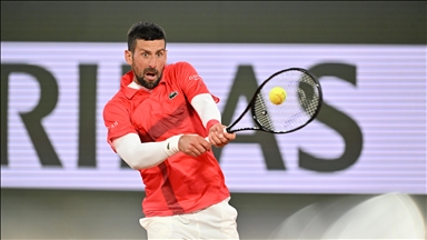 À Roland-Garros, Novak Djokovic et Sonay Kartal se qualifient pour le deuxième tour