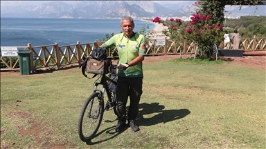 Dünya turu hayaline pedal çevirerek 29 ülkeyi bisikletle gezdi 