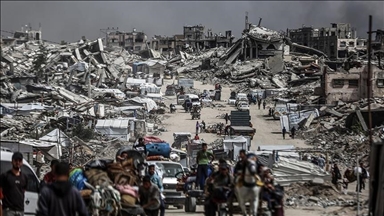 Over 300 famous figures call on UK premier to end ‘complicity’ in Gaza