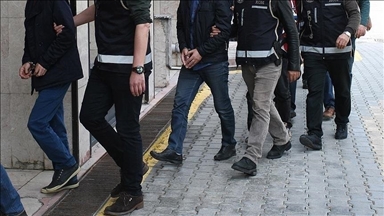 FETÖ'ye yönelik İ merkezli operasyonda yakalanan 13 şüpheli tutuklandı
