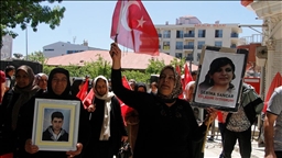 Malbatên Wanî çalakiya xwe ya li pêşiya Serokatiya Bajêr a Dem Partiyê domand