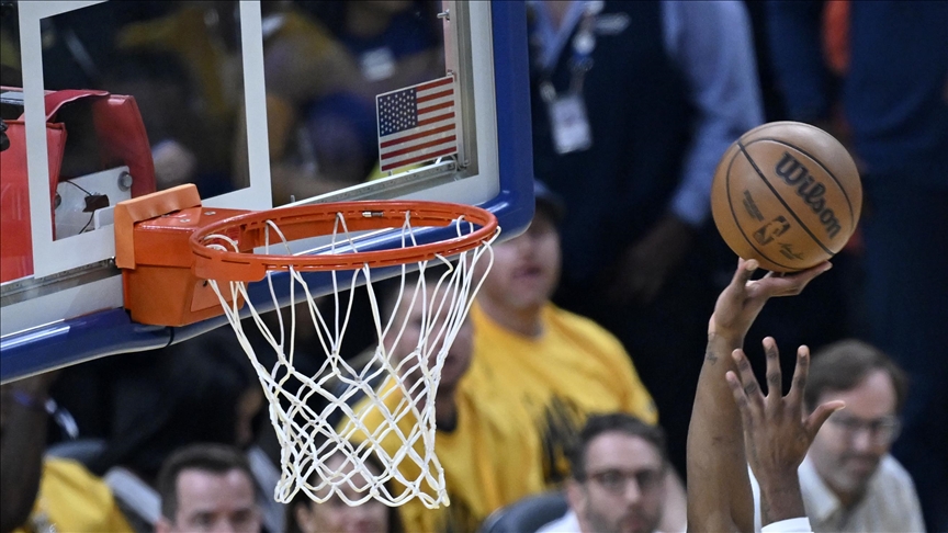 NBA konferans finalinde Pacers'ı 111-94 yenen Knicks seriyi 3-2'ye getirdi