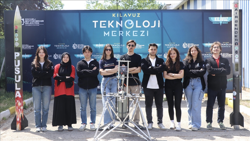 Milli Uzay Programı'ndan ilham alan mühendis adayları tasarladıkları roketlerle yüksekleri hedefliyor