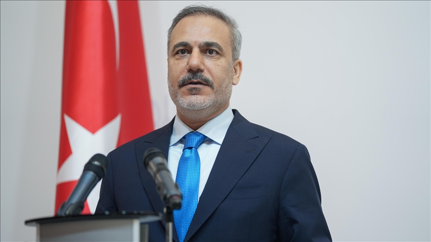 Fidan: “El acuerdo de intercambio alcanzado en Estambul ha demostrado que las negociaciones pueden dar resultados”