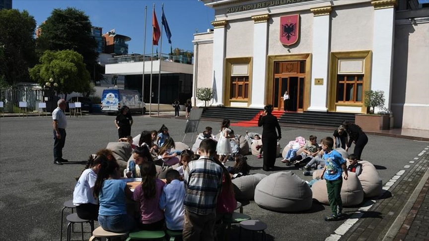 Kuvendi i Shqipërisë shënon Ditën Ndërkombëtare të Fëmijëve 