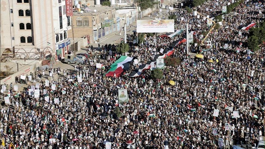 عشرات الآلاف يتظاهرون في اليمن تنديدا بإبادة غزة واقتحام مستوطنين للأقصى