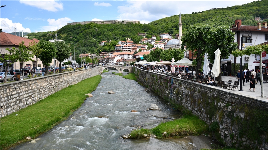 Xhevahiri i Ballkanit, Prizreni, tërheq vëmendjen e turistëve me historinë shekullore