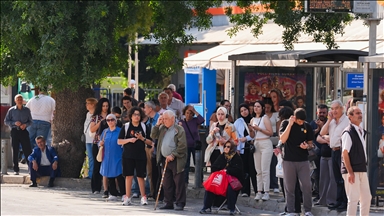 İzmir'de Büyükşehir Belediyesi iştiraklerindeki işçilerin grevi nedeniyle hizmetlerde aksamalar yaşanıyor