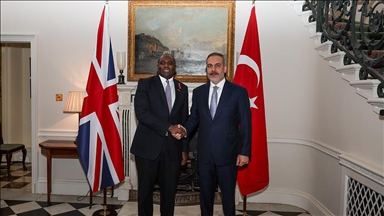 Turkish foreign minister, UK foreign secretary discuss steps to end Russia-Ukraine war