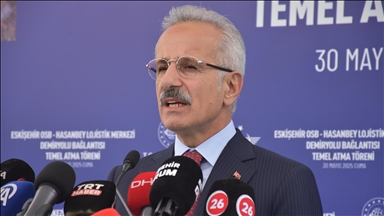 Bakan Uraloğlu: Lojistik sektöründe demir yolu kullanımını artırmak için çalışmaları başlattık
