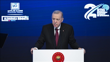 Erdogan: "Le monde islamique doit porter au plus haut niveau ses relations commerciales et financières" 