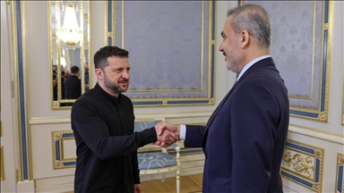 Турскиот министер Фидан во Киев оствари средба со украинскиот претседател Зеленски