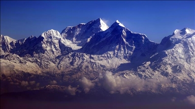 Everest'in zirvesine tırmanan Deryan'ın hikayesi, ekstrem sporlarla ilgilenen kadınlara ilham veriyor