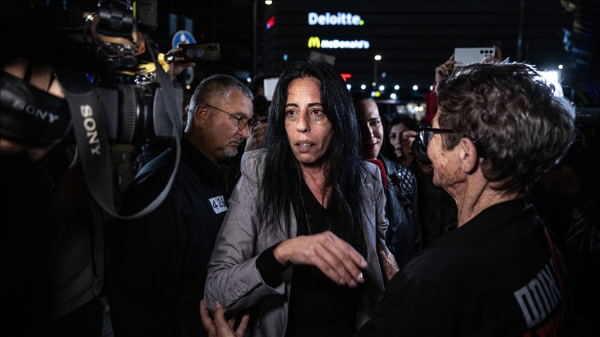 İsrailli esirin annesi, oğlunun İsrail bombardımanlarından "mucizevi" şekilde kurtulduğunu söyledi