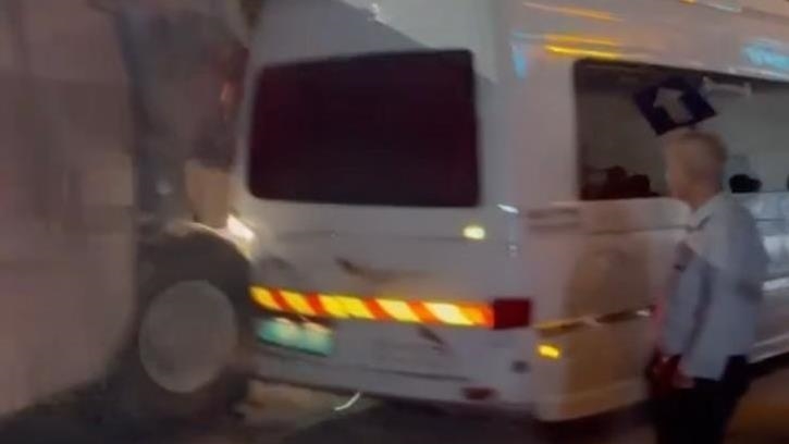 Izraelsko vojno vozilo udarilo u autobus s hadžijama u Jeninu