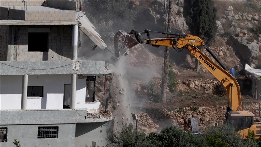 Hébron : Des colons israéliens établissent un nouvel avant-poste illégal sur les ruines d'une maison palestinienne