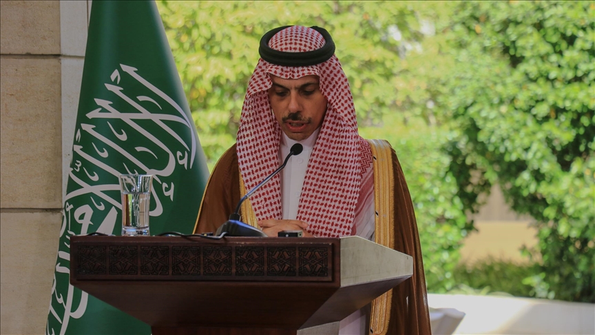 السعودية تعلن تقديم دعم مالي مشترك مع قطر للقطاع العام في سوريا 