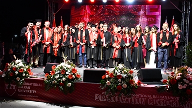 На Меѓународниот балкански универзитет во Скопје се одржа церемонија на дипломирање