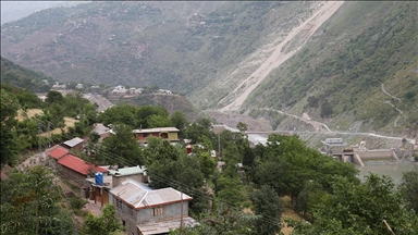 Hindistan, ilk kez Pakistan'ın uçaklarını düşürdüğünü doğruladı
