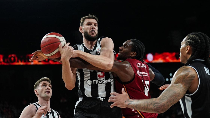 Beşiktaş Fibabanka, Galatasaray'ı 107-85 yenerek yarı finale yükseldi