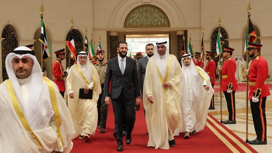 الشرع يصل الكويت في سابع محطة عربية منذ توليه منصبه 