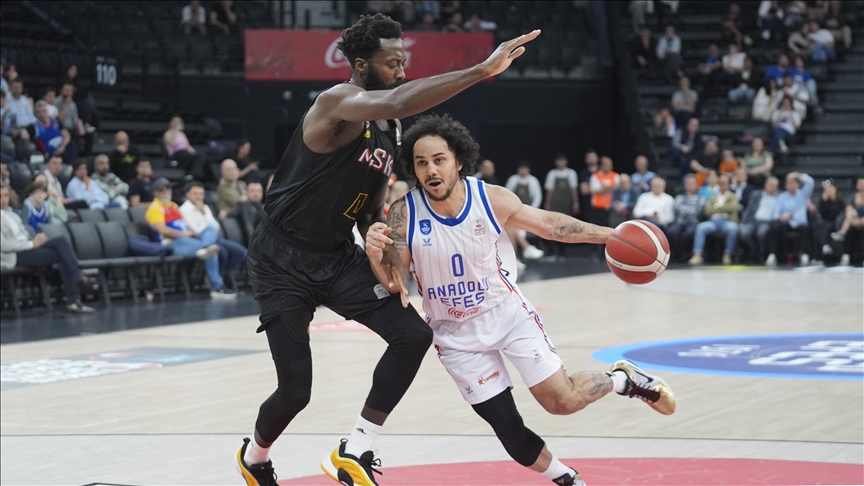 Anadolu Efes, Mersin Spor'u yendi