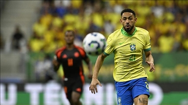 Manchester United signs Brazilian Cunha from Wolverhampton