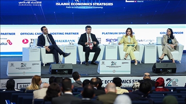 İstanbul Dünya İslam Ekonomisi Zirvesi'nde "sürdürülebilir büyüme ve dijital finans" tartışıldı