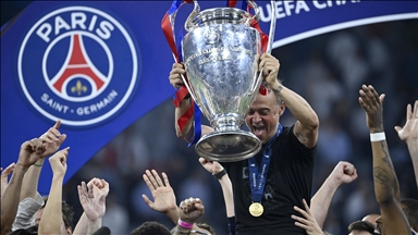 « Champion mon frère ! » : Macron salue la victoire historique du PSG en Ligue des champions 