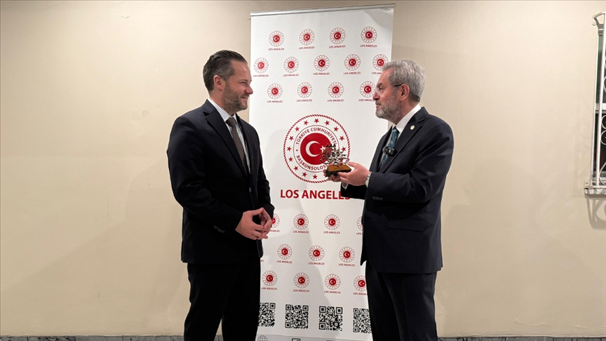 Türkiye’nin Los Angeles Başkonsolosu, Türk akademisyenlerle bir araya geldi