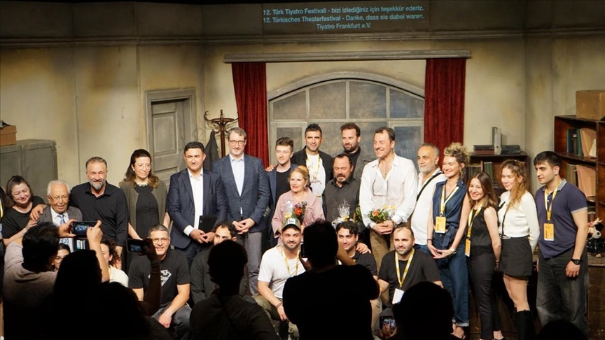 12. Frankfurt Türk Tiyatro Festivali "Profesyonel" oyunuyla sona erdi