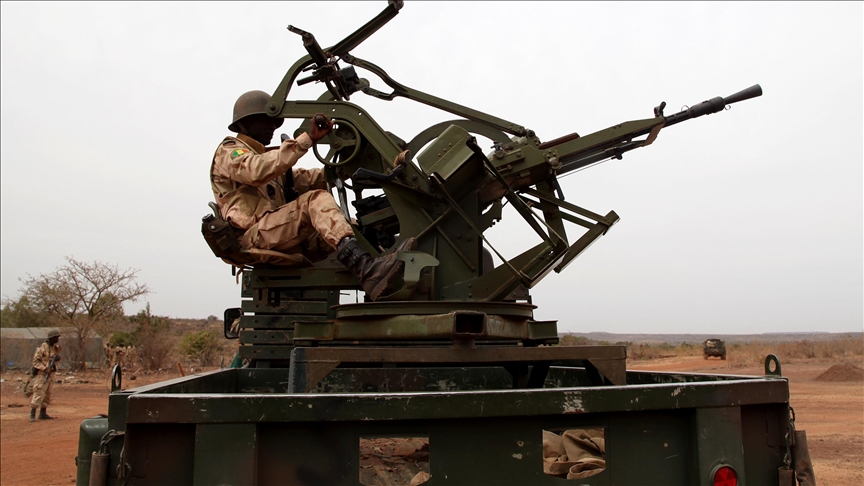 Mali : l'armée annonce avoir déjoué une attaque "terroriste" contre le camp de Tombouctou